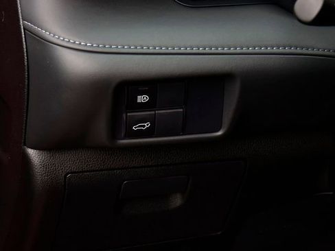 Certified 2021 Toyota Highlander XLE image 29