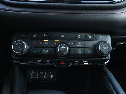 Used 2024 Dodge Durango GT image 18