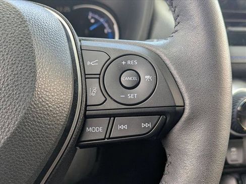 Used 2023 Toyota RAV4 SE w/ Convenience Package image 12