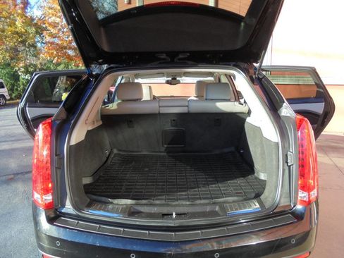 Used 2013 Cadillac SRX Luxury image 37