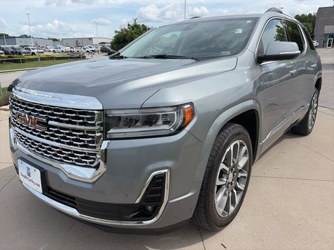 Used 2023 GMC Acadia Denali AWD/4WD image 4