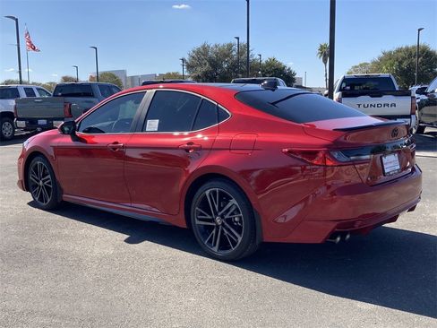 New 2026 Toyota Camry Hybrid image 7