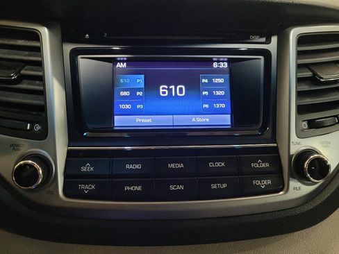 Used 2018 Hyundai Tucson SE AWD/4WD image 25