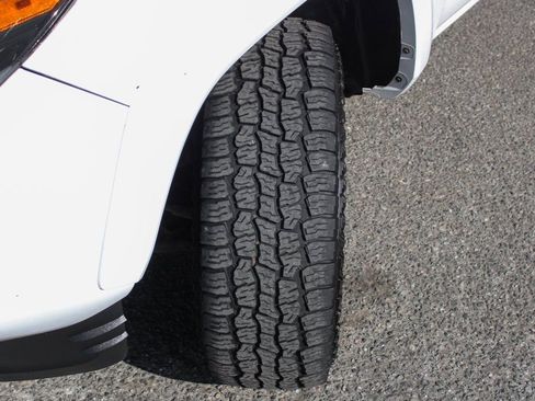 Used 2020 Toyota Tacoma SR5 image 37