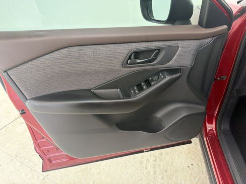 Used 2023 Nissan Rogue S FWD image 14