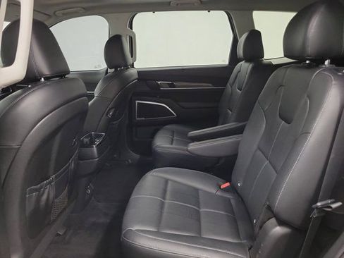 Used 2021 Kia Telluride EX w/ EX Premium Package FWD image 12