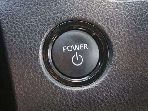 Used 2025 Toyota Camry SE FWD image 8