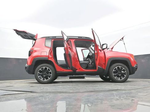 Used 2023 Jeep Renegade Trailhawk AWD/4WD image 67