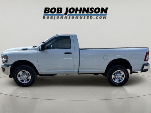 Used 2024 RAM 2500 Tradesman w/ Chrome Appearance Group AWD/4WD image 6