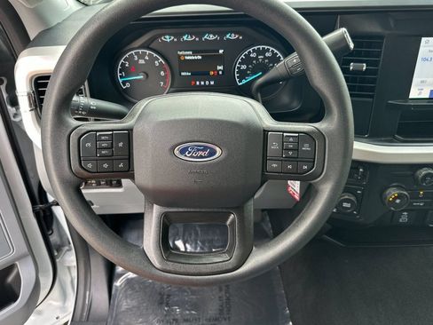 Used 2025 Ford F350 XLT w/ 360-Degree Camera Package AWD/4WD image 17