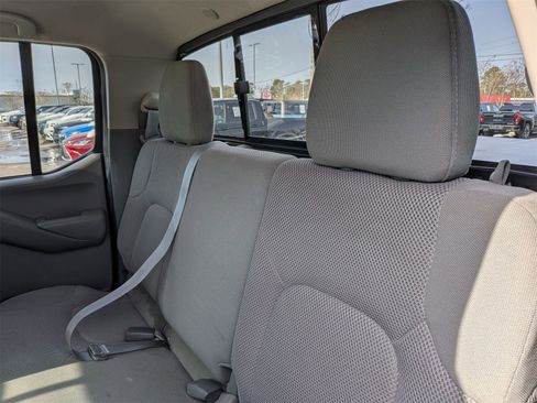 Used 2020 Nissan Frontier SV image 29