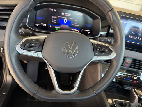 Used 2025 Volkswagen Jetta SE image 27