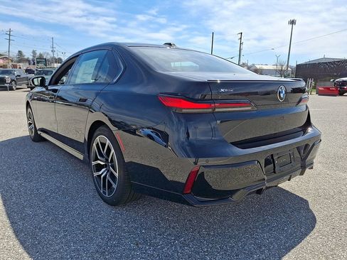 New 2026 BMW 740i xDrive w/ Premium Package image 5