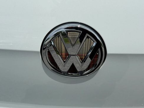 Used 2017 Volkswagen GTI SE FWD image 55