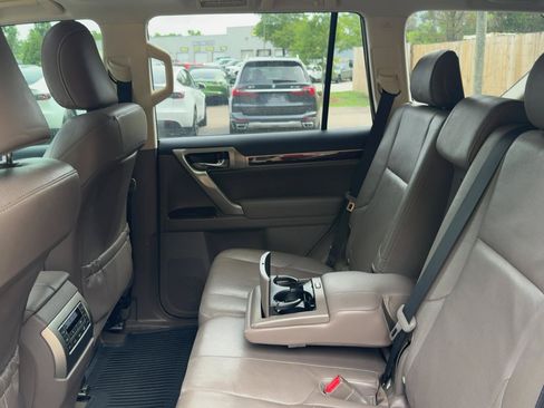 Used 2014 Lexus GX 460 w/ Premium Package AWD/4WD image 9