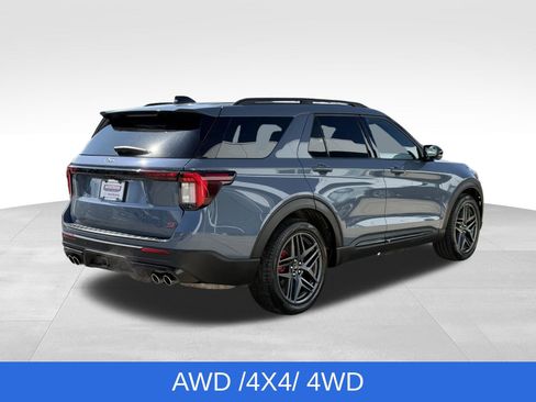 Used 2025 Ford Explorer ST image 13