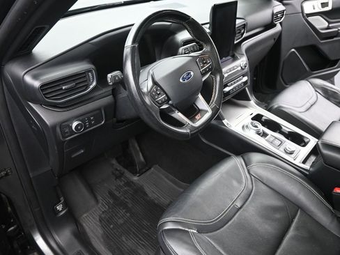 Used 2020 Ford Explorer ST w/ ST Street Pack image 9