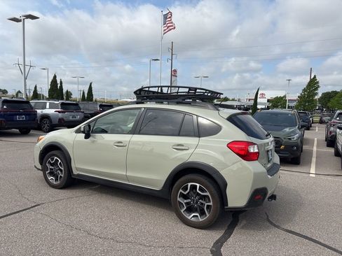 Used 2017 Subaru Crosstrek 2.0i Premium AWD/4WD image 6