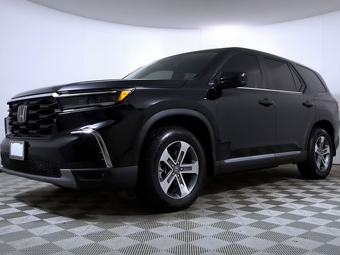 Used 2023 Honda Pilot EX-L image 2