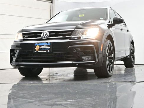 Used 2021 Volkswagen Tiguan SE R-Line AWD/4WD image 27