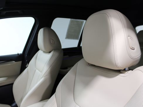 Used 2023 BMW X3 xDrive30i image 6