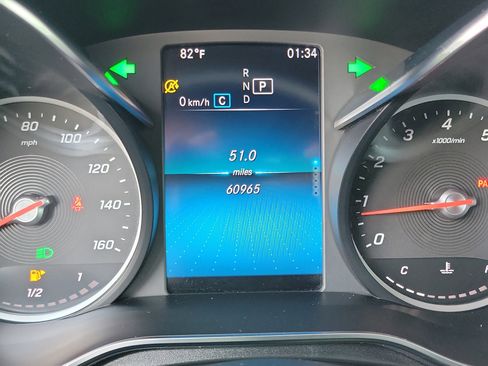 Used 2020 Mercedes-Benz GLC 300 w/ Premium Package image 25