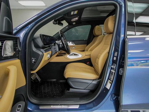 Used 2024 Mercedes-Benz GLS 580 4MATIC image 14