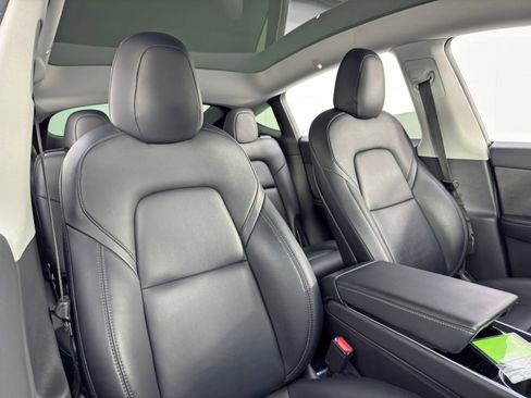 Used 2021 Tesla Model Y 2WD image 38