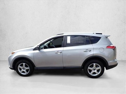 Used 2016 Toyota RAV4 LE FWD image 2