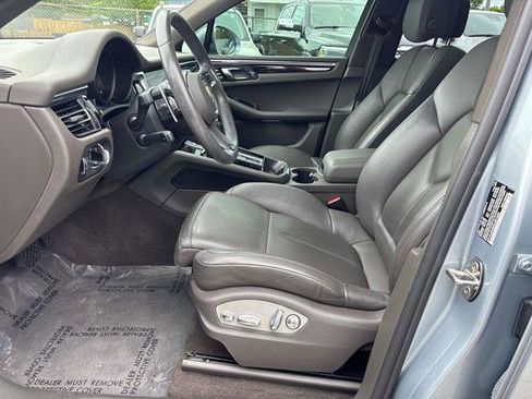 Used 2022 Porsche Macan image 7