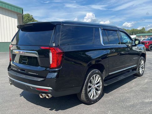 Used 2021 GMC Yukon XL Denali w/ Denali Premium Package AWD/4WD image 5