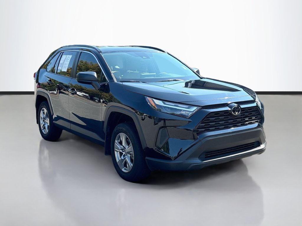 Used 2025 Toyota RAV4 LE AWD/4WD image 1