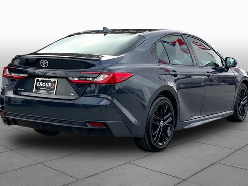 Used 2025 Toyota Camry SE FWD image 13