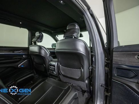Used 2021 Jeep Grand Cherokee L Overland w/ Luxury Tech Group IV AWD/4WD image 35