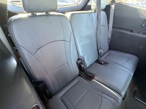 Used 2020 Buick Enclave Essence image 16