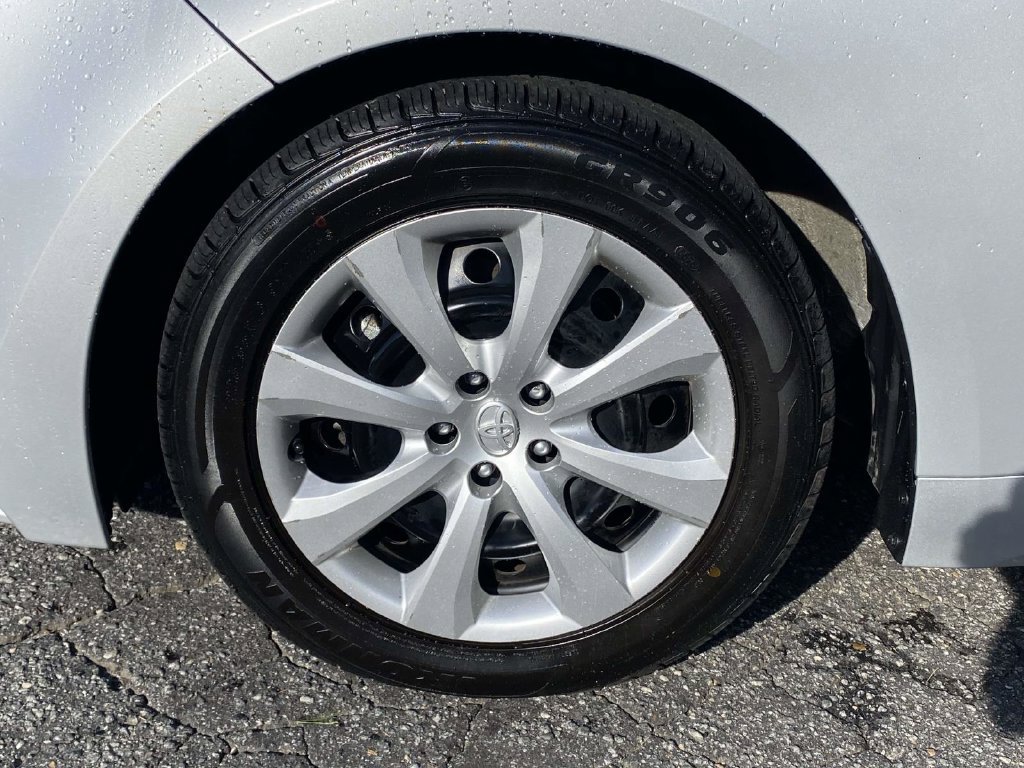 Used 2024 Toyota Corolla LE FWD image 8