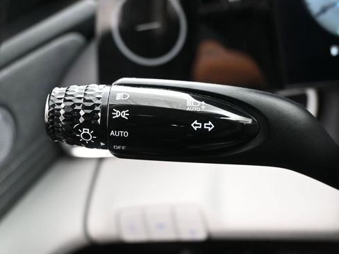 Used 2023 Hyundai Elantra Limited FWD image 19