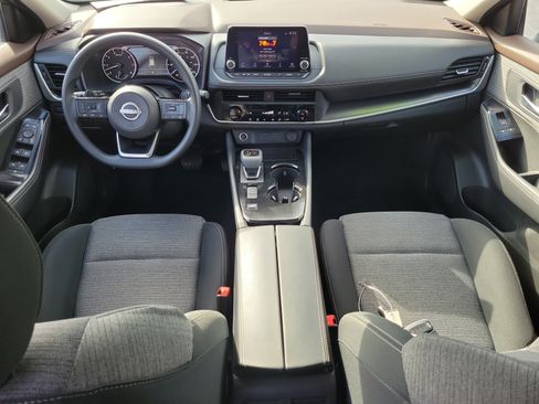 Certified 2023 Nissan Rogue SV FWD image 13