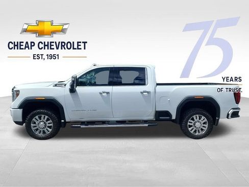 Used 2020 GMC Sierra 2500 Denali w/ Technology Package AWD/4WD image 2