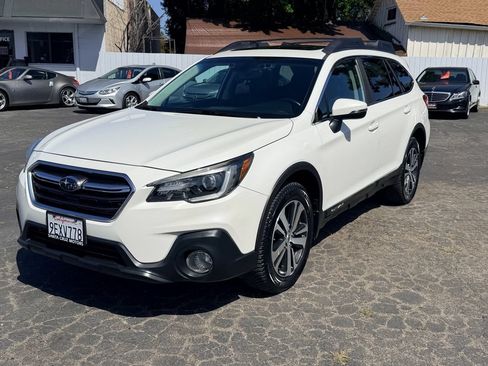 Used 2018 Subaru Outback 2.5i Limited AWD/4WD image 3