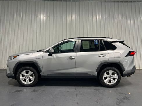 Used 2021 Toyota RAV4 XLE w/ Convenience Package image 25