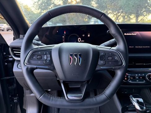 Used 2025 Buick Envista Sport Touring w/ Convenience I Package FWD image 9