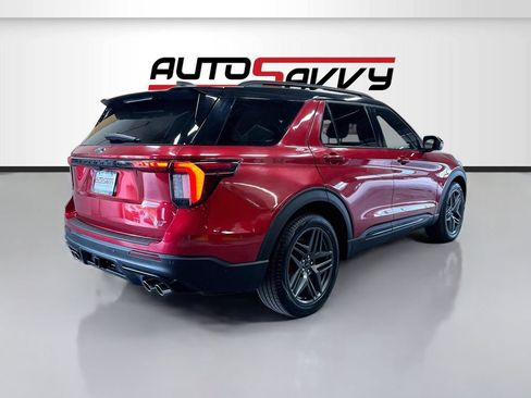 Used 2025 Ford Explorer ST AWD/4WD image 7