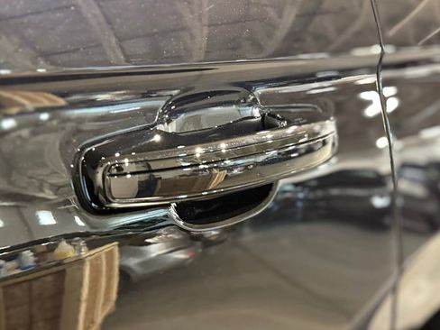 New 2026 Lincoln Navigator Premiere AWD/4WD image 22