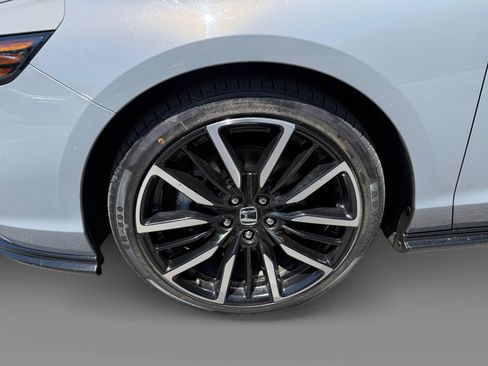 Used 2024 Honda Accord Touring image 9