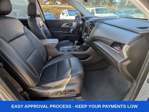 Used 2020 Chevrolet Traverse LT w/ LT Premium Package image 15