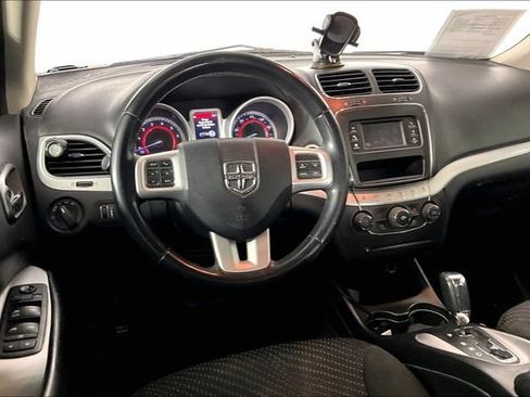 Used 2018 Dodge Journey SE w/ Popular Equipment Group FWD image 3