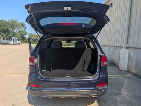 Used 2019 Kia Sorento FWD V6 image 6