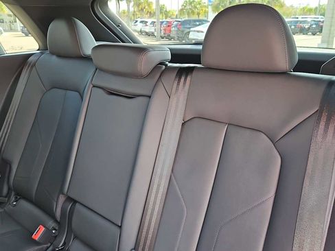 Used 2022 Audi Q3 2.0T Premium image 34