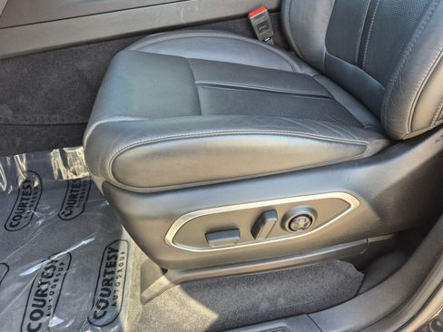 Used 2022 Jeep Wagoneer Series III w/ Premium Group I AWD/4WD image 26